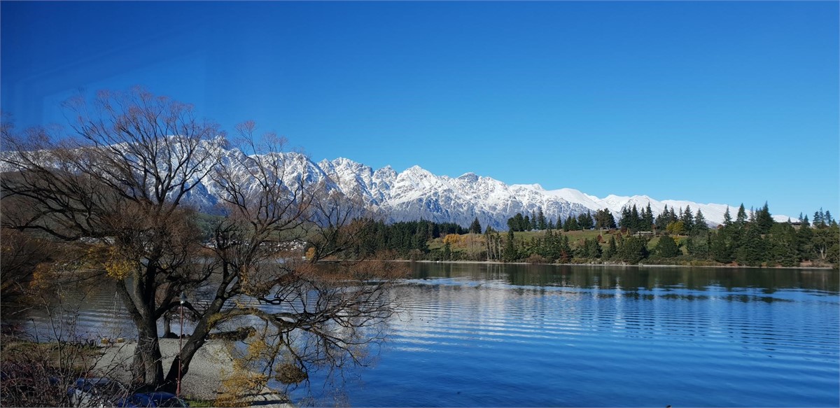 Panoramic lake views from all 3 bedrooms