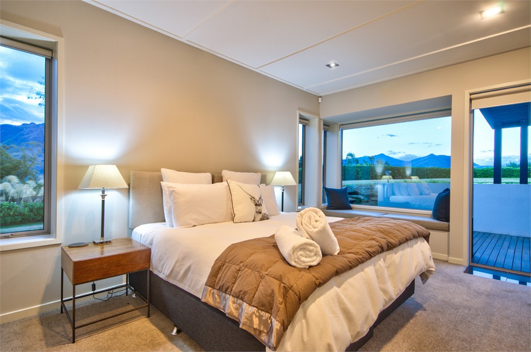 Bedroom 3 (King or 2 singles)