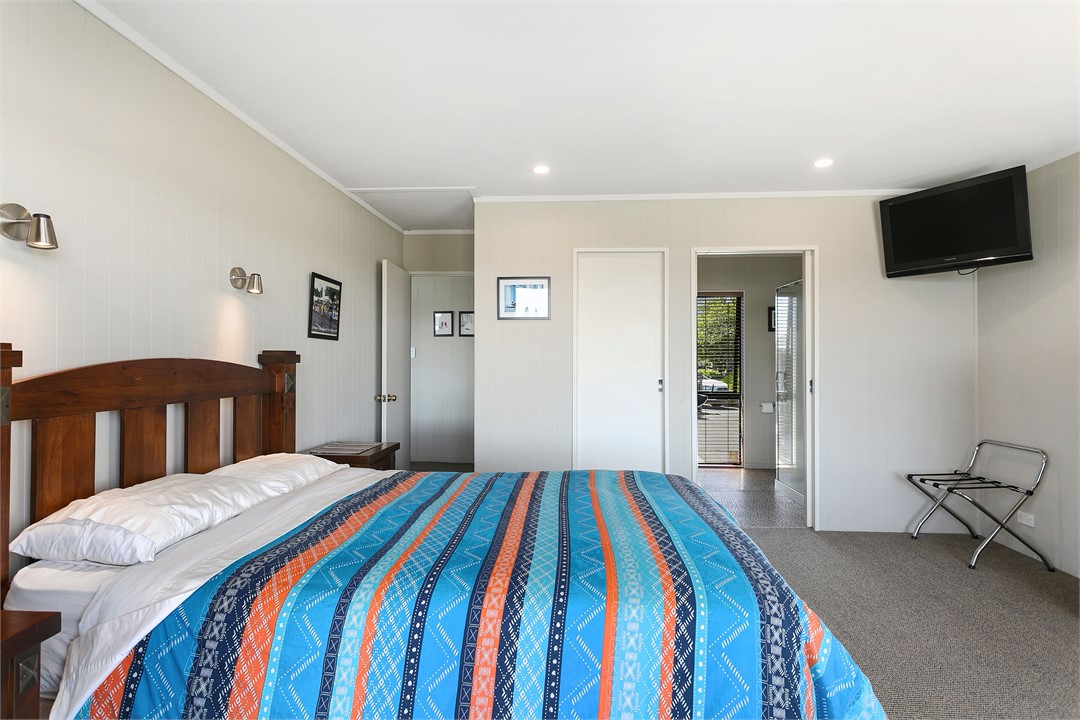 main bedroom with ensuite