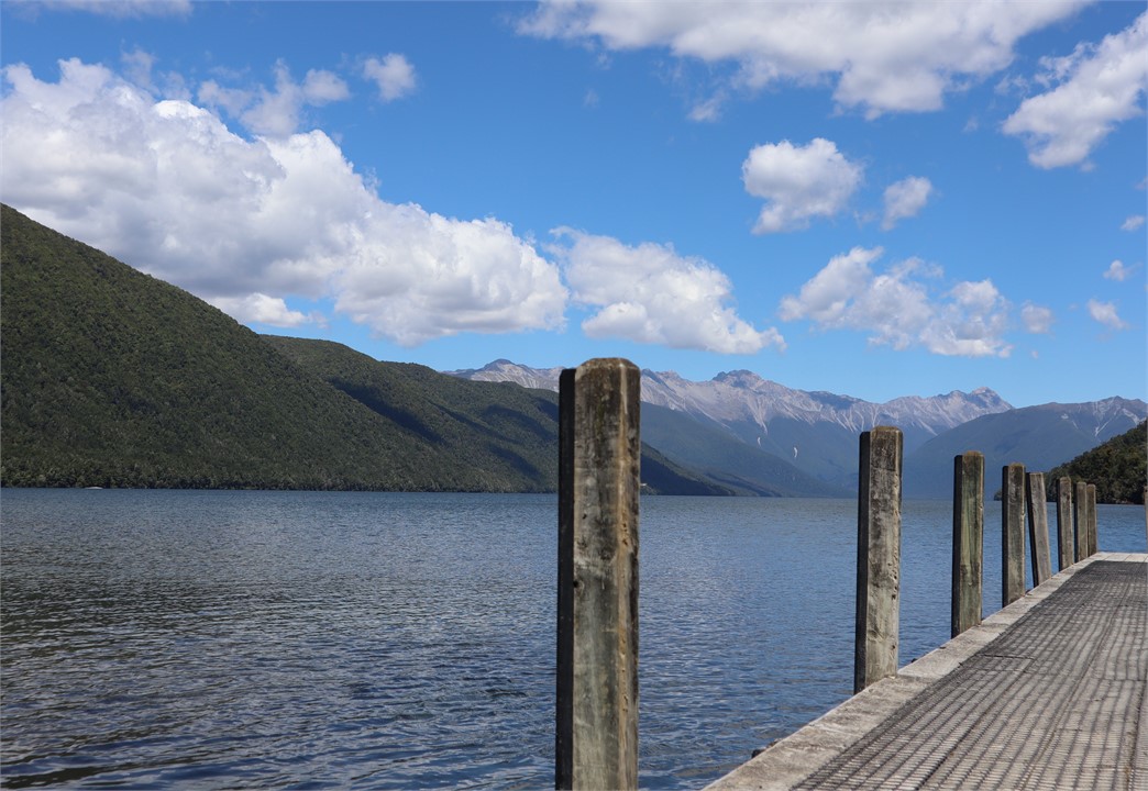 Lake Rotoroa ('long lake') and its jetty that host