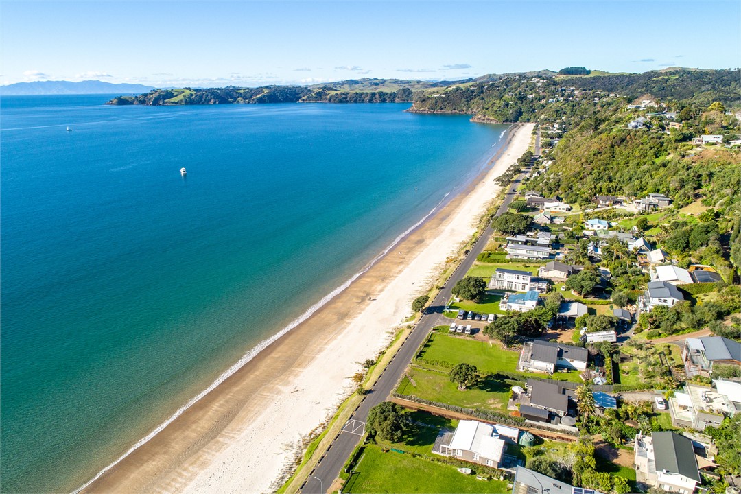Onetangi Bay