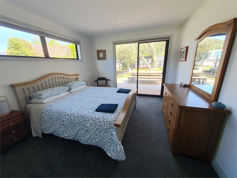 KING BEDROOM DOWNSTAIRS