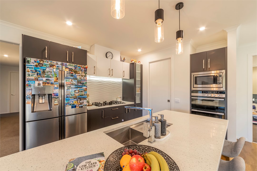 Suburban Getaway Porirua Residential House for rent Holiday Houses