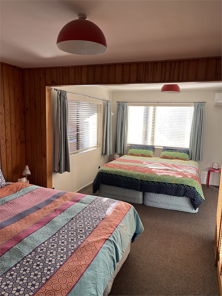 Bedroom 5: 2 splitable superking beds