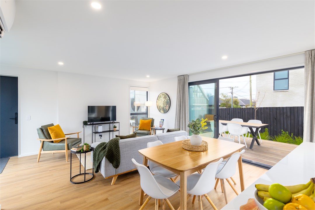 Dining area that seats 4 people