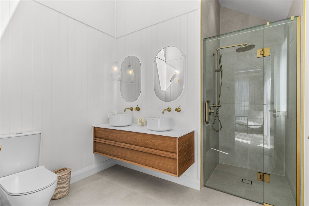 Master Bedroom -Ensuite