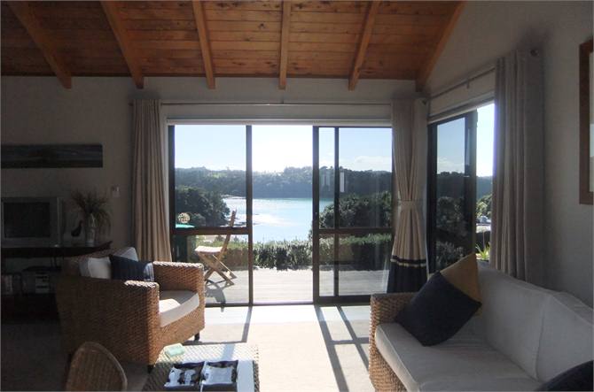 beautiful sea view.. indoor outdoor flow