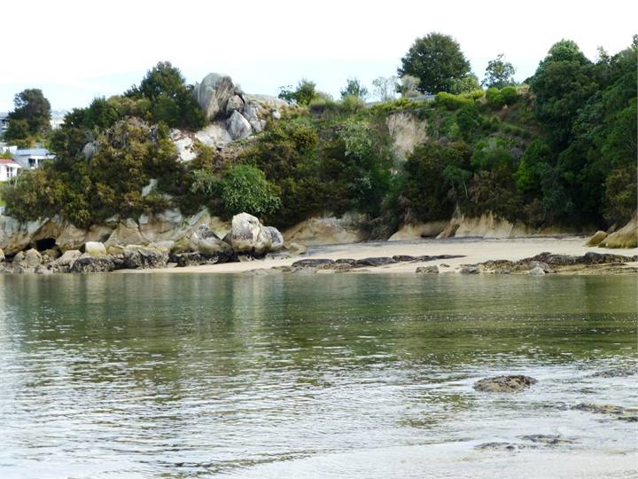 Beautiful Dummy Bay just a short walk away