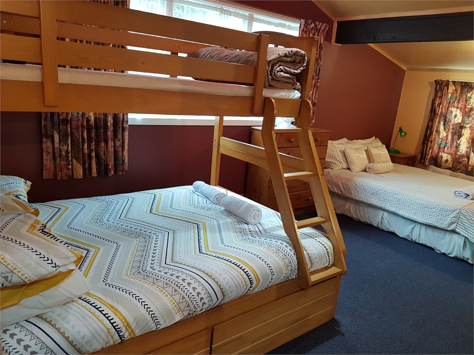 Cottage King Room B incl Double Bunks