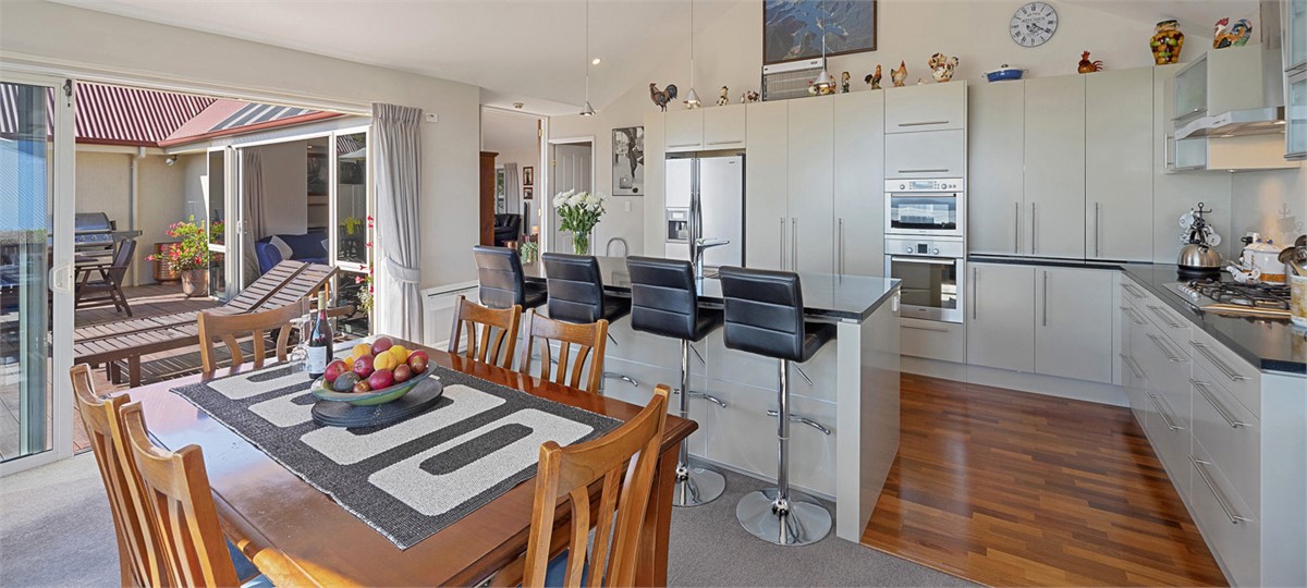 Open Kitchen & Dining area