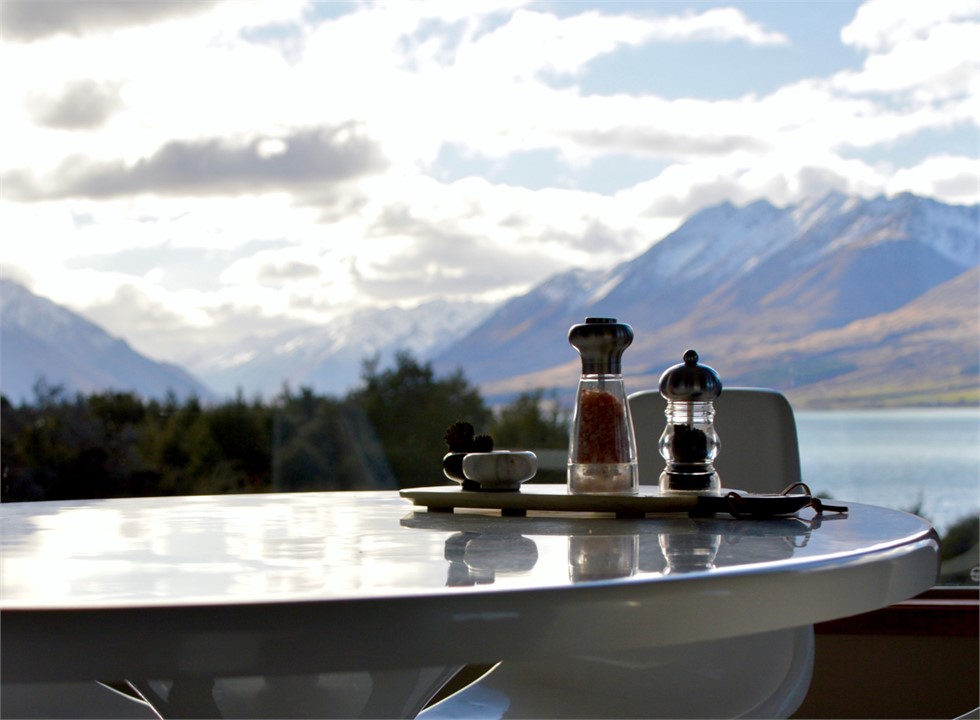 The dining table vista