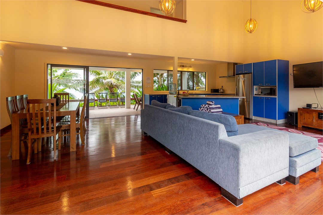 Living room - large sofa