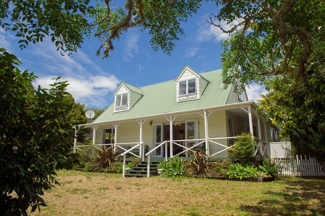 Peaceful Pauanui (Bachcare) Pauanui Bach for rent Holiday Houses