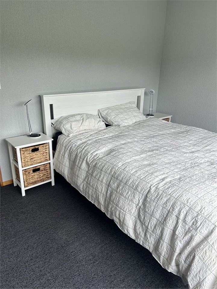 Upstairs Queen bedroom2