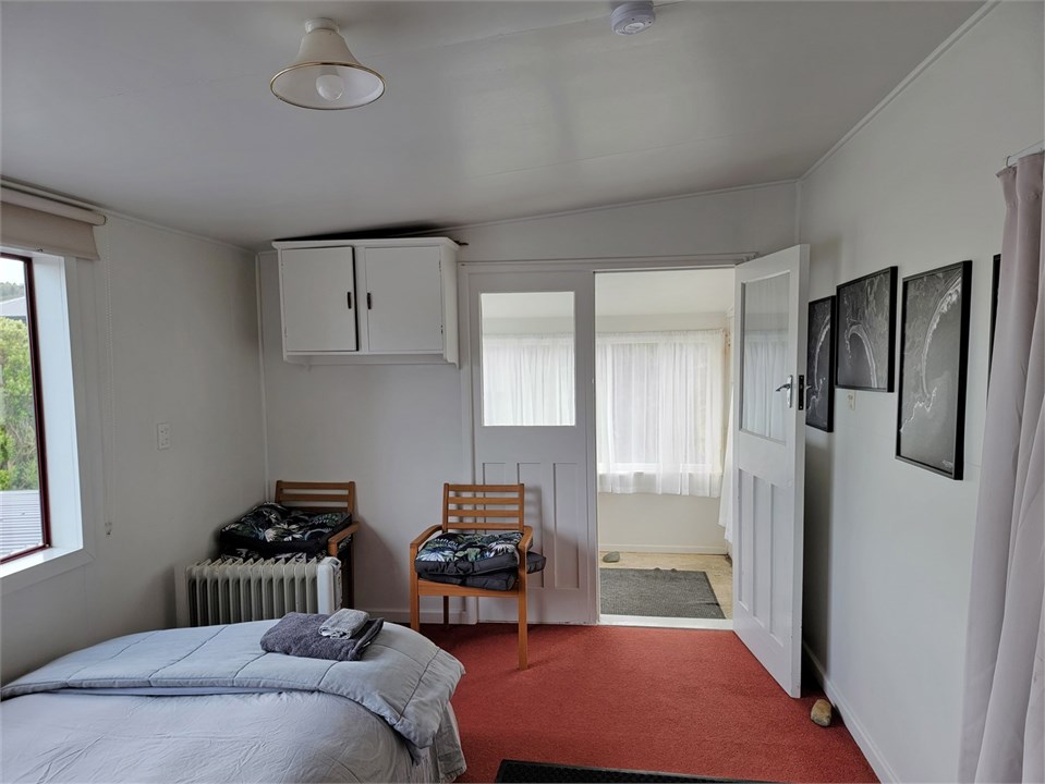 Fold out couch/third bed.