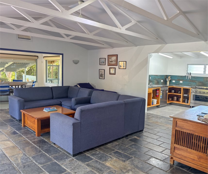Muri Lodge Living Area