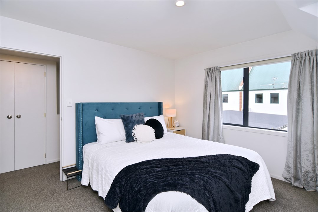 Bedroom 1 has a King bed