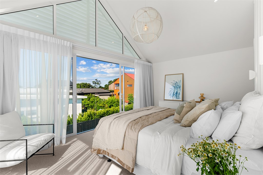 Master Bedroom - Upstairs