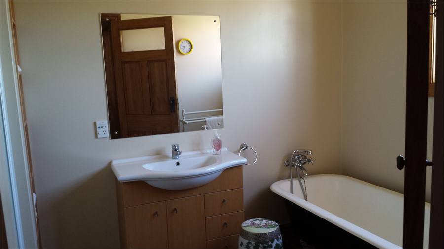 Deep claw foot bath. Great for a lazy soak.