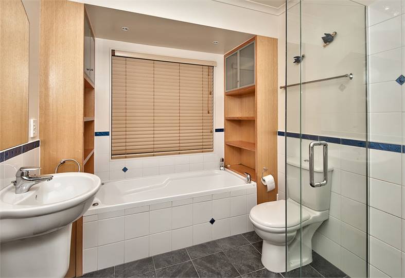 Main bathroom upstairs