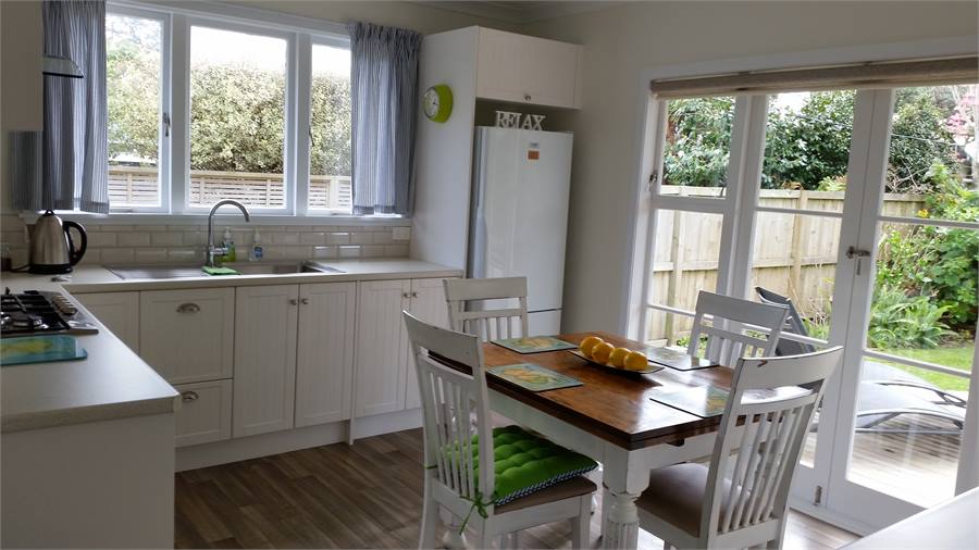 Sunny Kitchen/Dinning