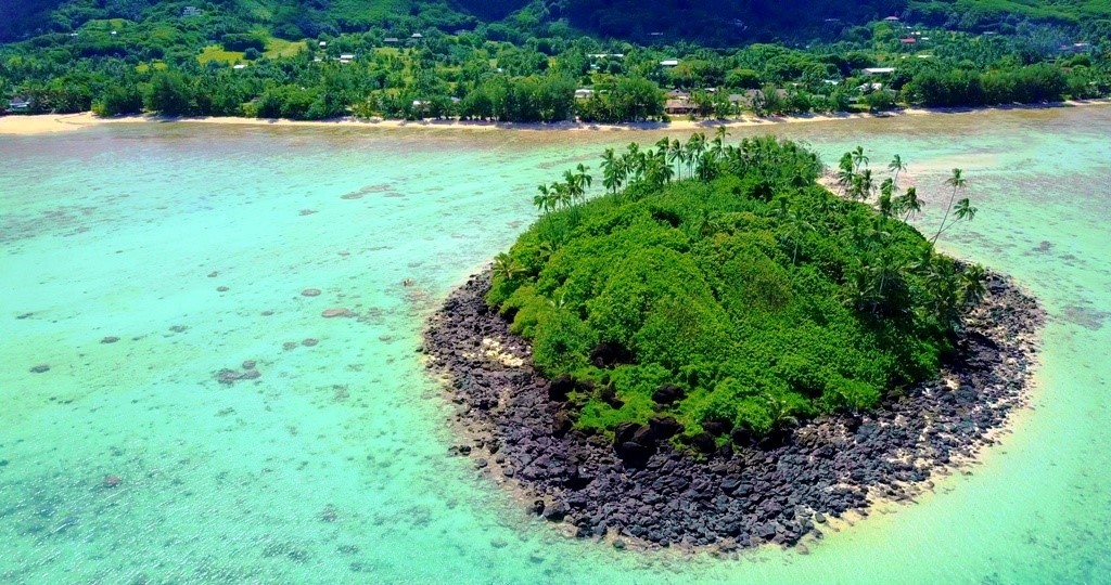 Taakoka Motu (island) great for exploring