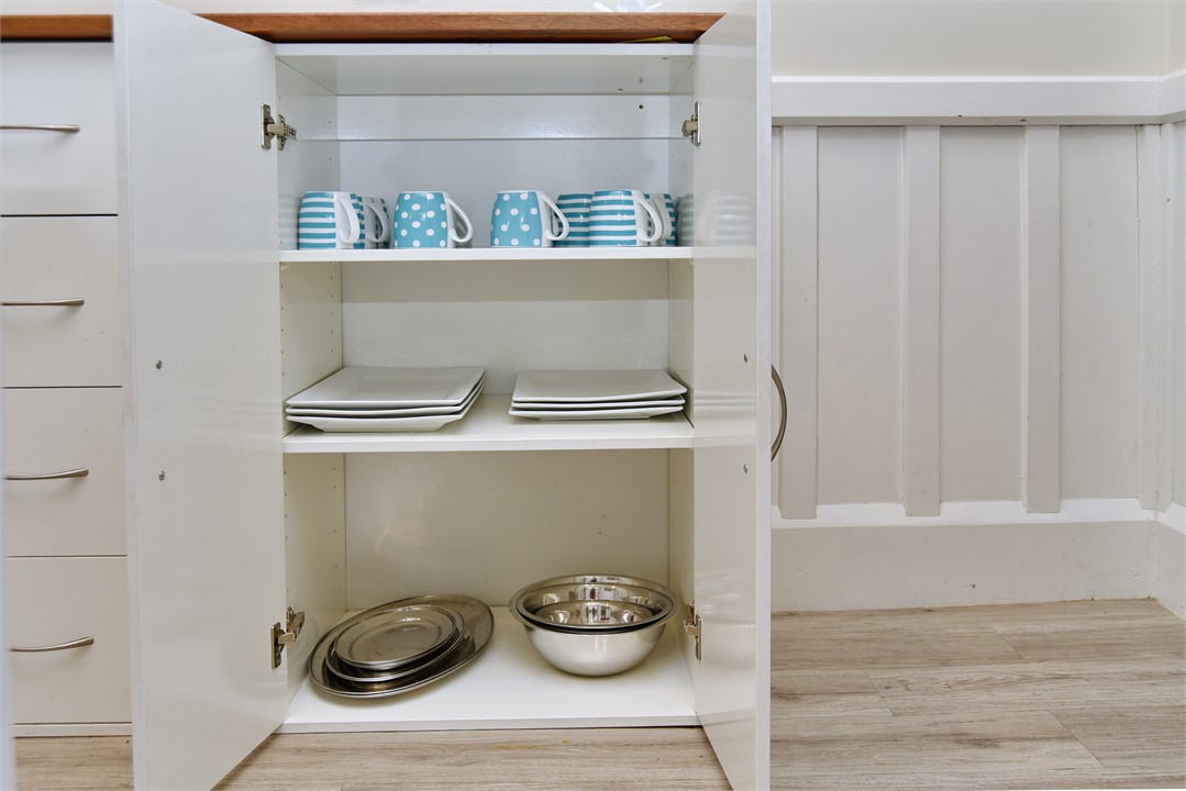 Kitchenware, more items included in kitchen such a