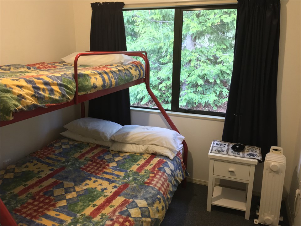 Double bed with single above