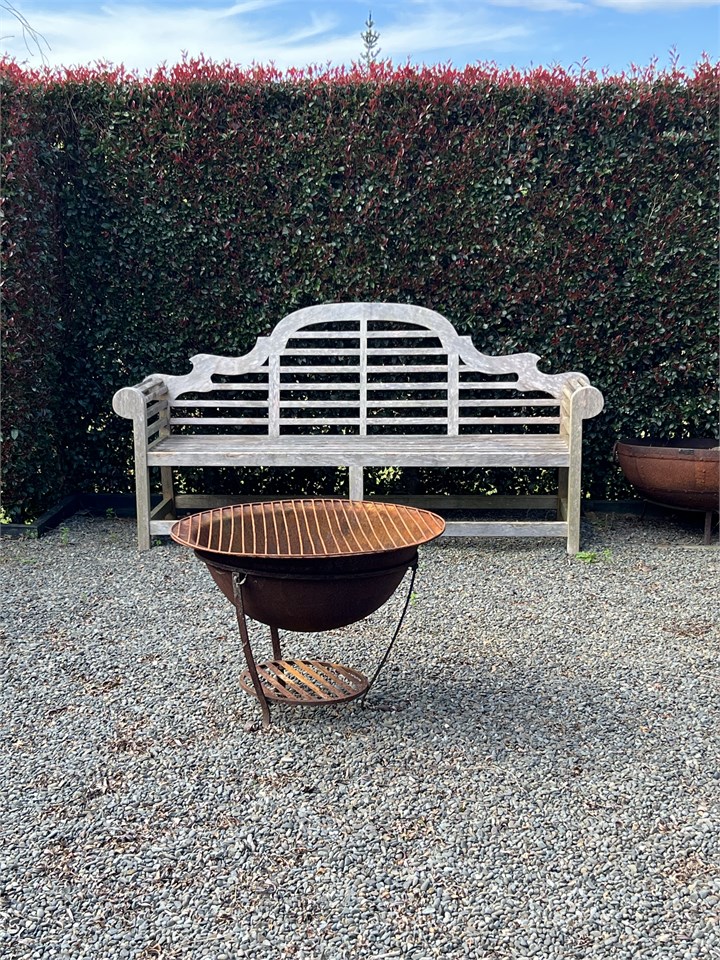 Guests private garden with fire bowl