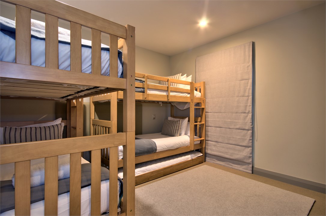 Bed3 - with 2 sets of bunk beds