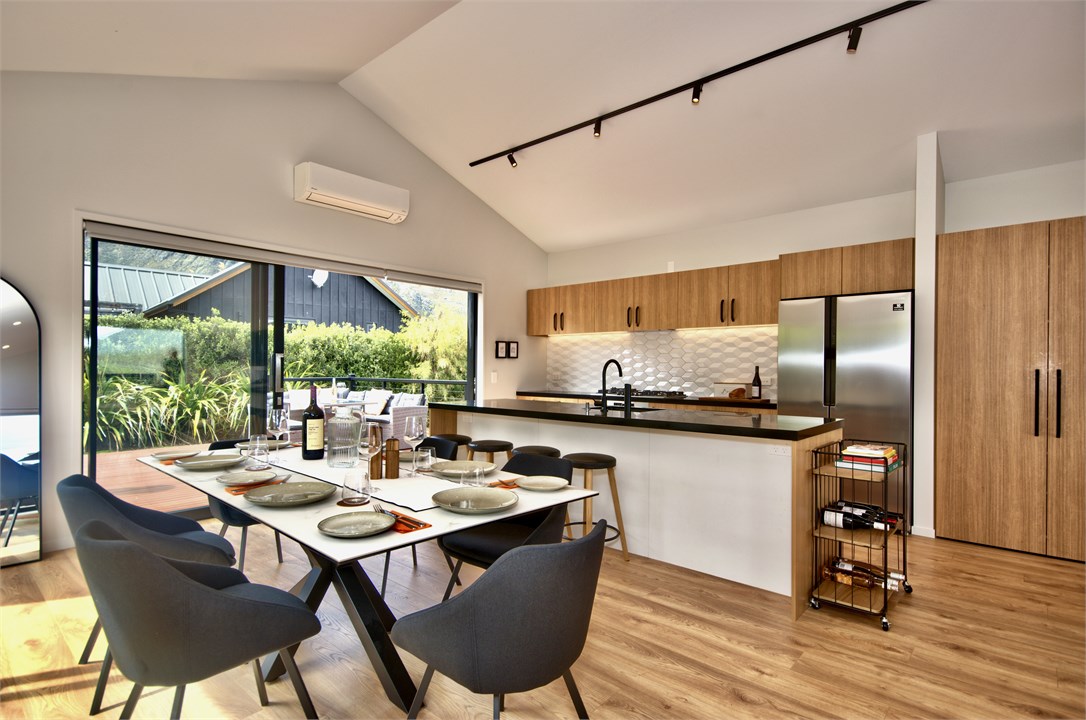 Great living and kitchen area