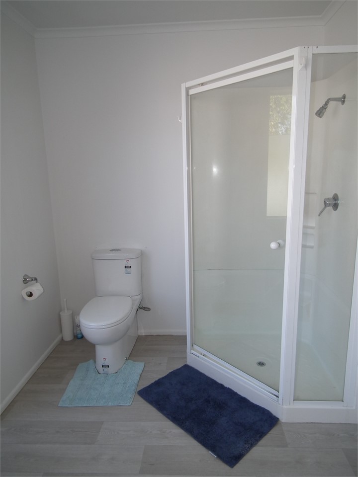 1st bathroom,spa toilet and shower