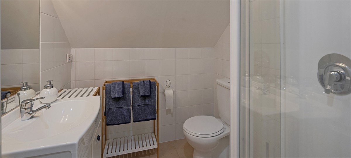 Bathroom 2 (upstairs) with Shower, Toilet & Vanity