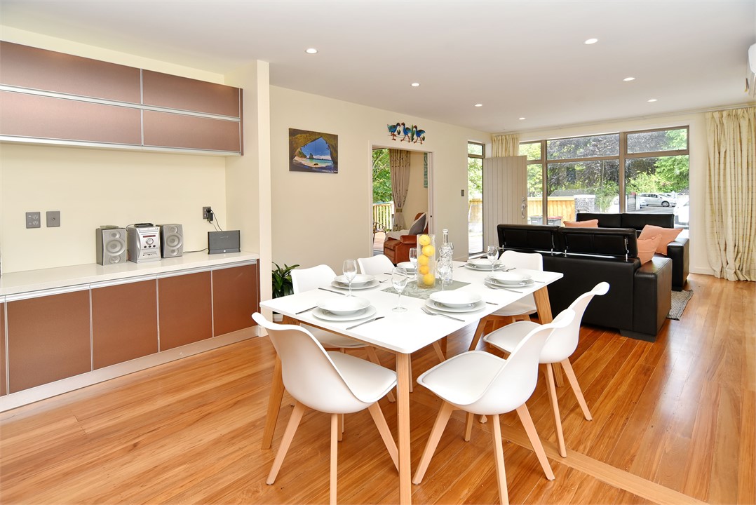 The open-plan dining space brings the family toget