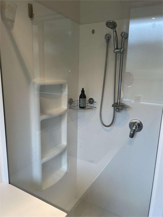 Ensuite shower