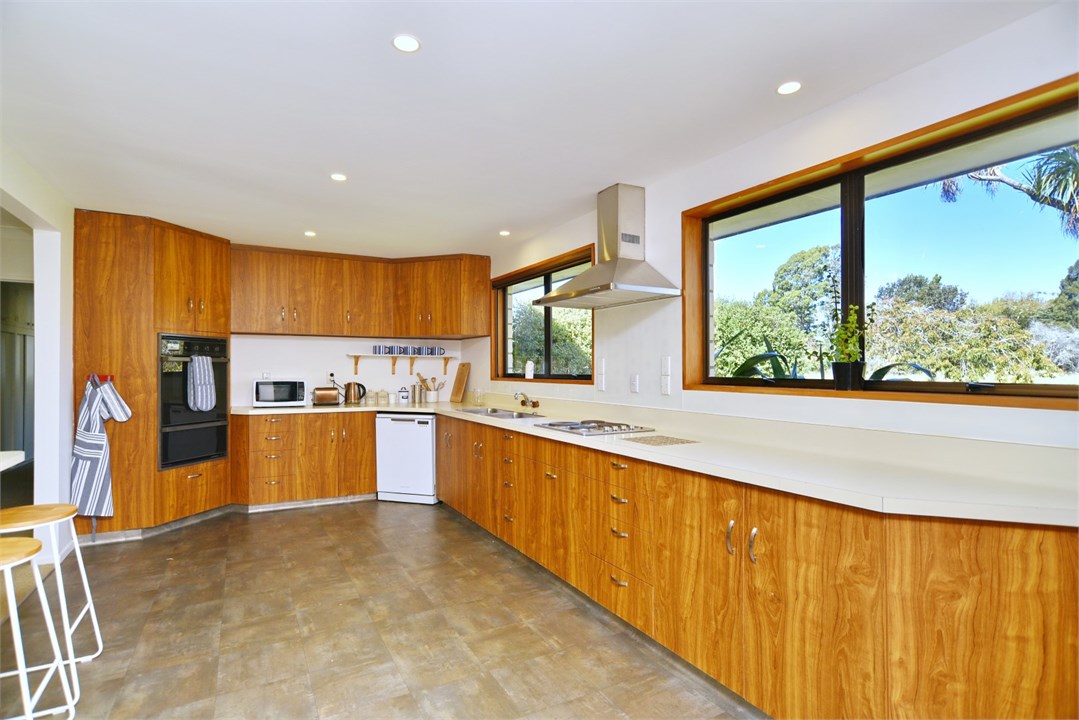 Fully equipped Kitchen area