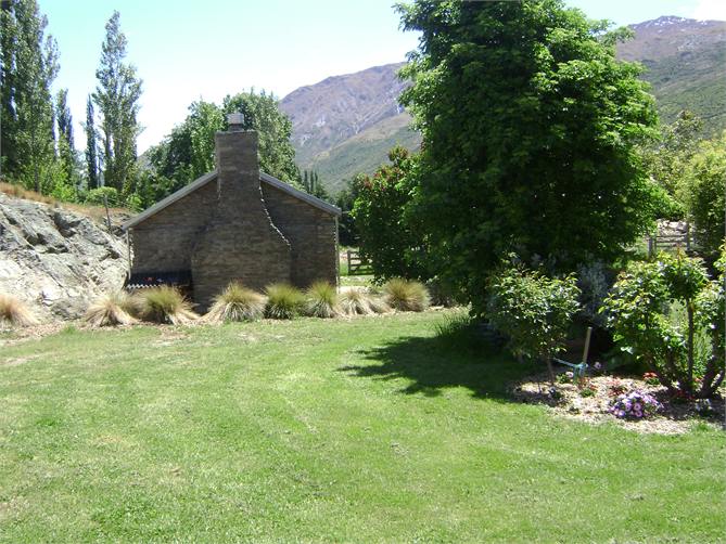 Side view with mountain Vista
