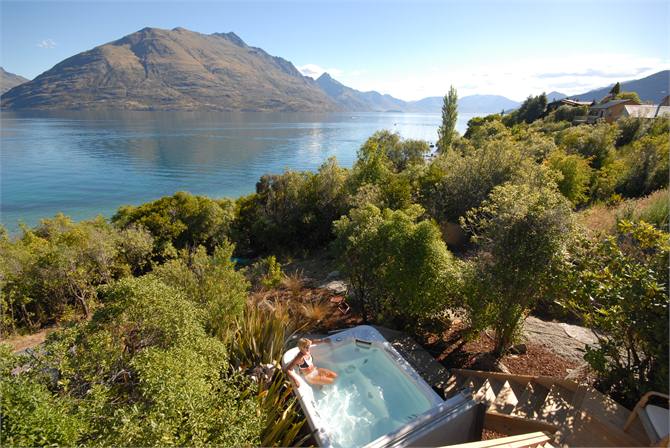 lakefront jacuzzi