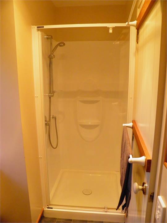 Bathroom/shower