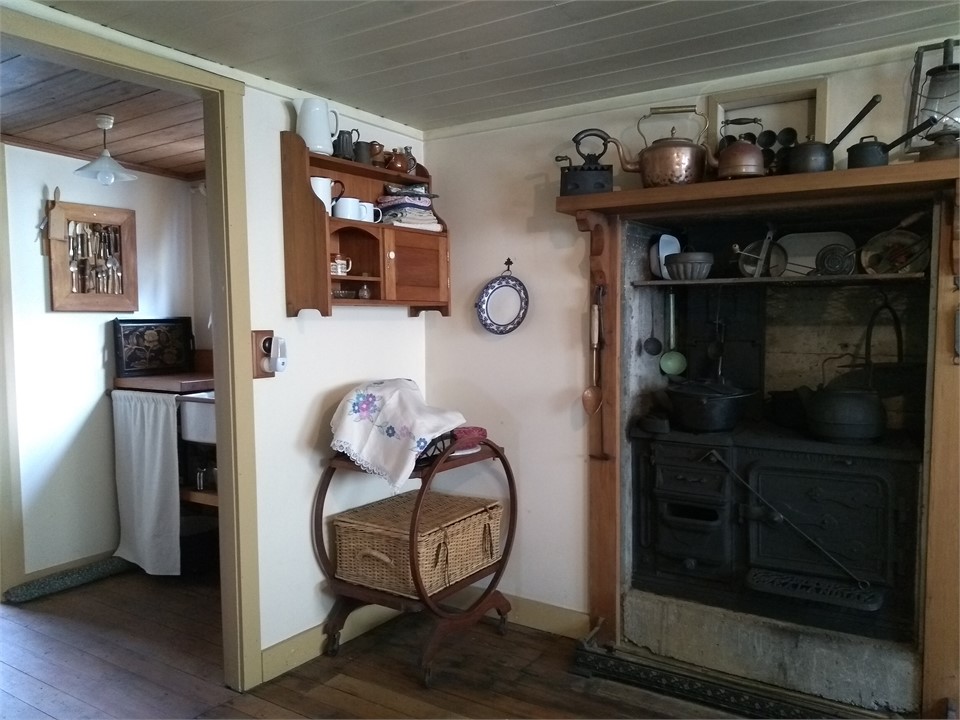 Looking thru to scullery