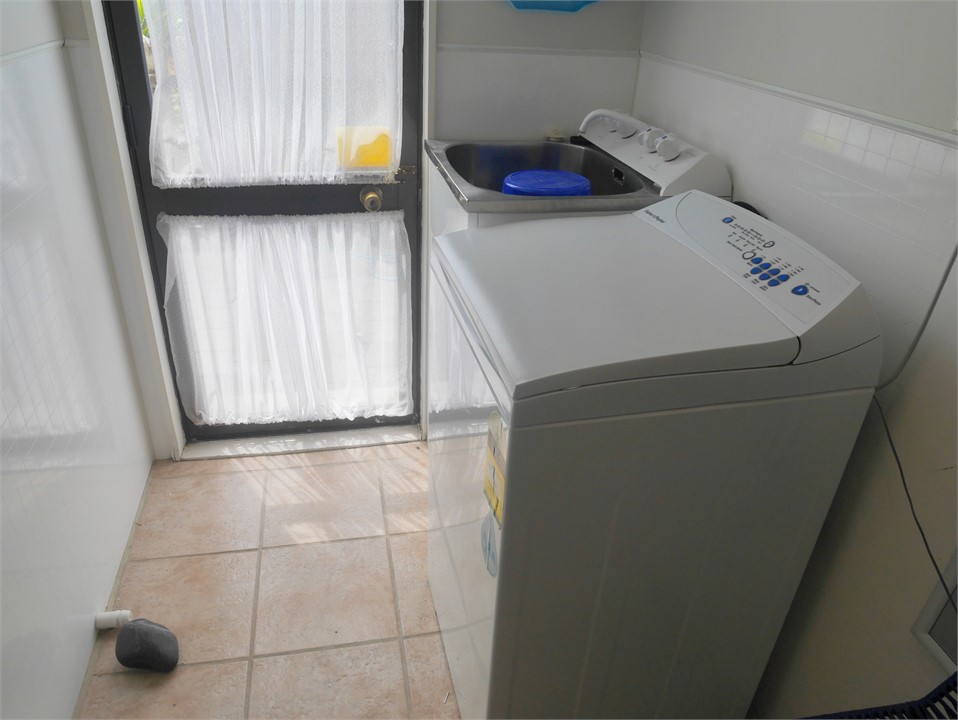 washing machine and tub