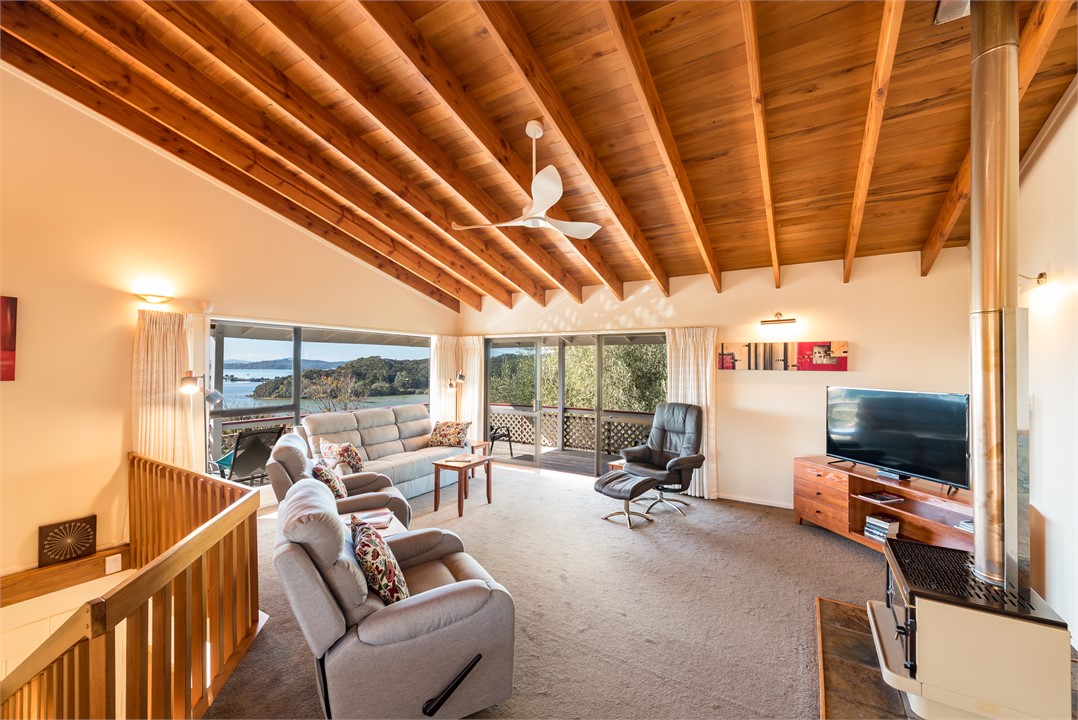 Lounge from stairhead