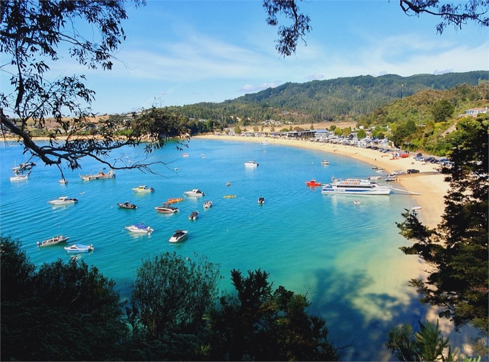 Kaiteriteri is a 15 minute drive