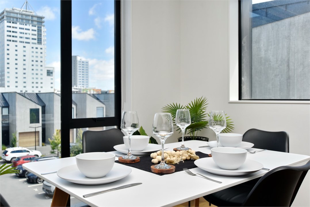 Dining table that seats 4 people