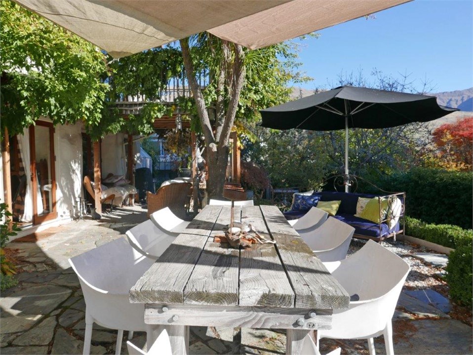 Outdoor summer living.