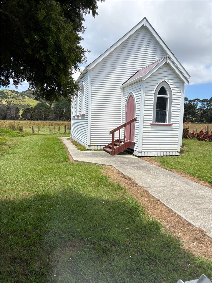 Pakiri church