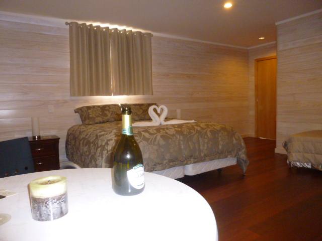 Ensuite large room with super king bedding