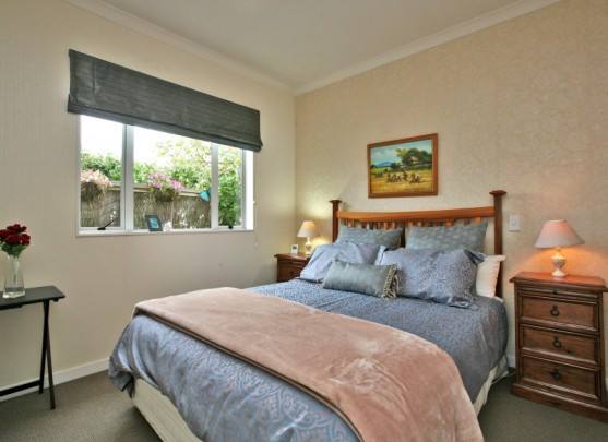 Bedroom with queen bed