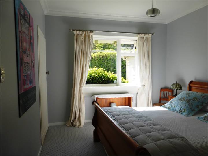 Main bedroom Mulberry Cottage