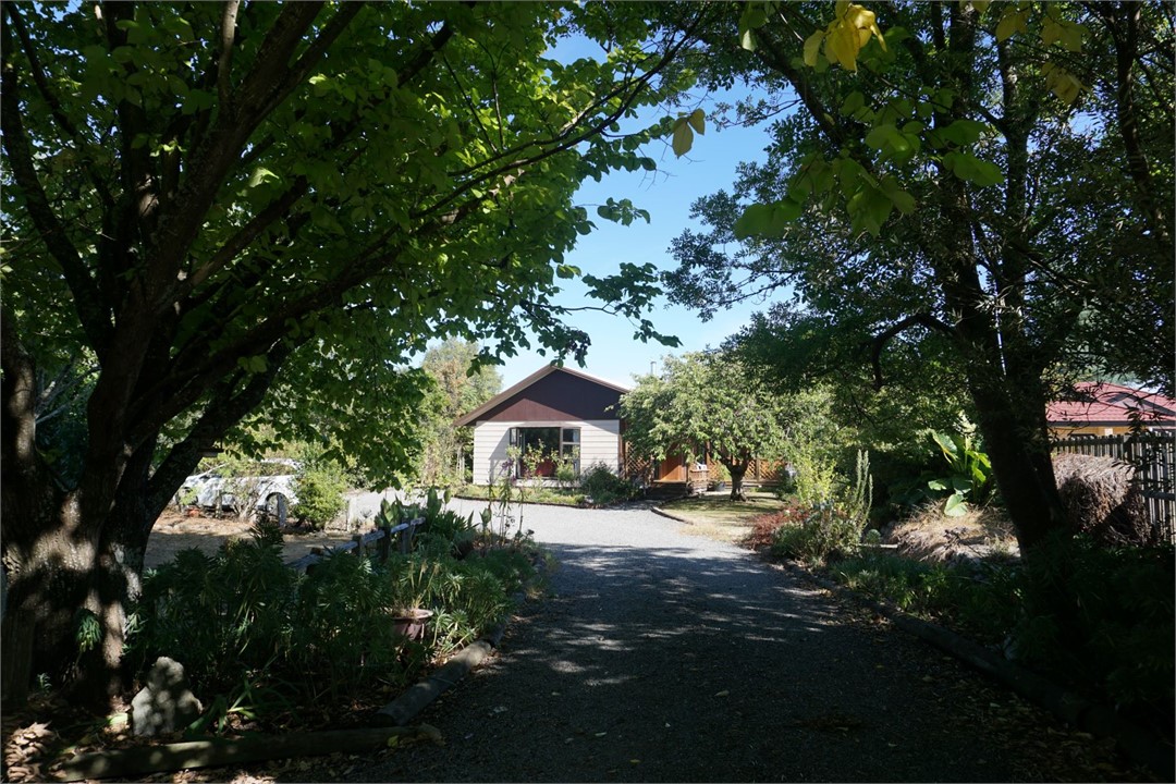 Entrance Driveway